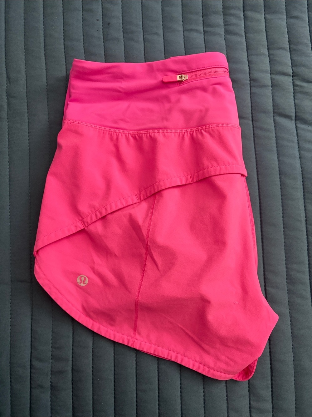 Lululemon Speed Up Shorts 4" in Sonic Pink - Size 6